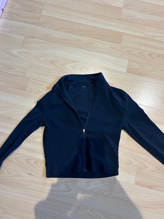 Aritzia Tops - Aritzia Black Long-Sleeve Zip Crop Top